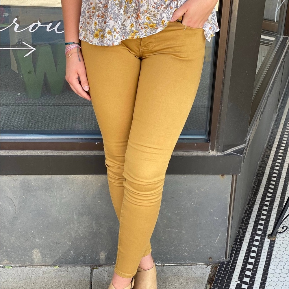 NWT Rubberband Stretch Sarina Skinnies -